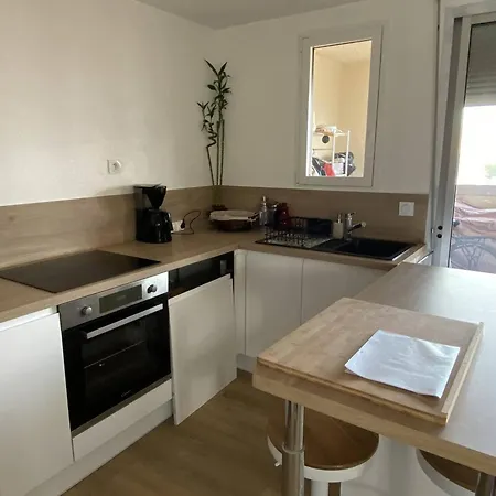 Renove A Noumea, Port De Plaisance, Parking - Fr-1-696-109 Canet-en-Roussillon